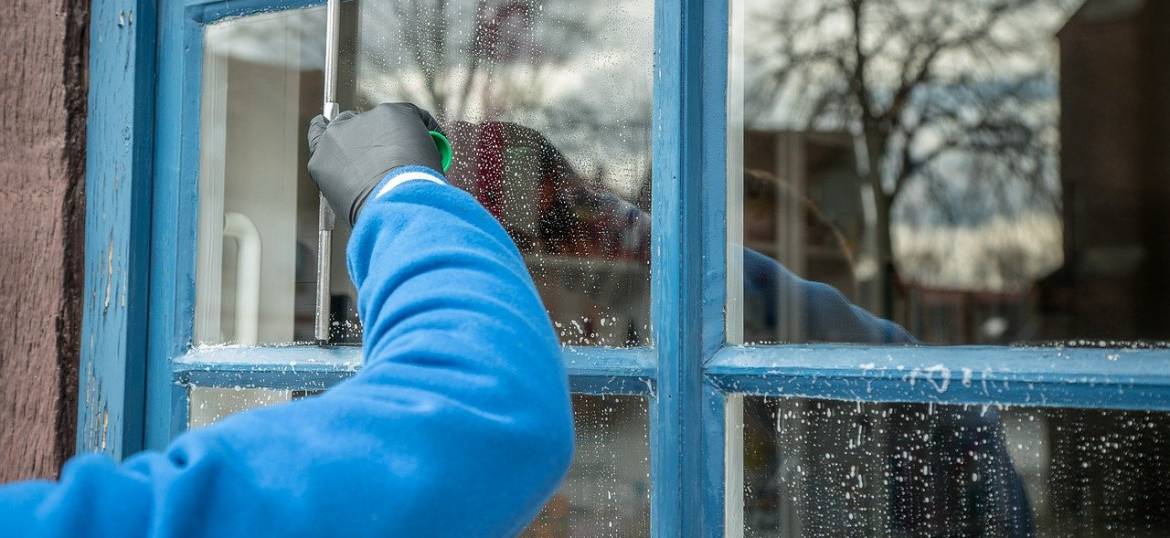 Come si effettua una una corretta pulizia dei vetri???
