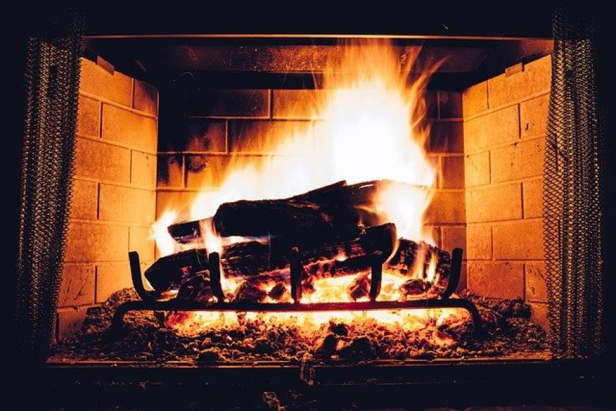 Copertina dell'articolo: COME ELIMINARE MACCHIE DI FULIGINE DA TESSUTI E SUPERFICIE