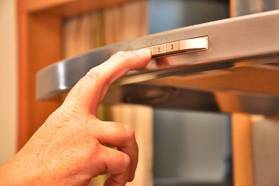 Copertina dell'articolo: CONSIGLI UTILI PER PULIRE LA CAPPA DELLA TUA CUCINA